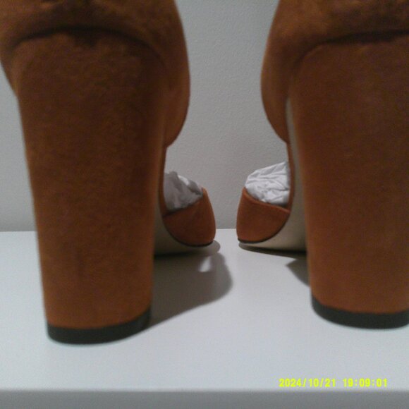 Adrienne Vittadini Umber Suede Pump - Picture 7 of 8